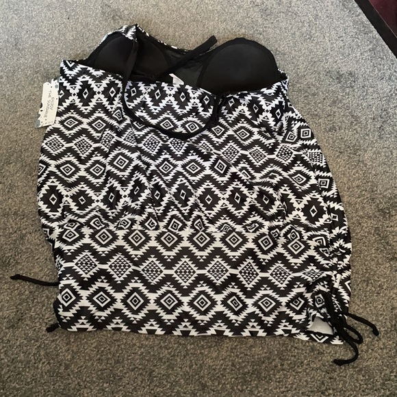 Enjoy the Sunshine Plus Size Tankini Aztec Swim Top - Picture 2 of 9